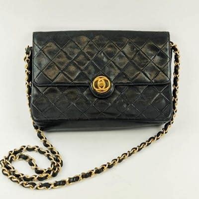 chanel flap bag round turnlock